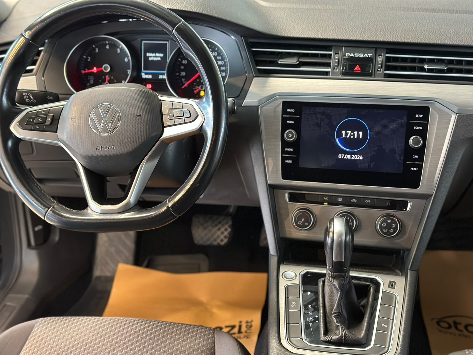 VOLKSWAGEN PASSAT 12